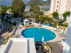 CLUB MUNAMAR BEACH RESORT